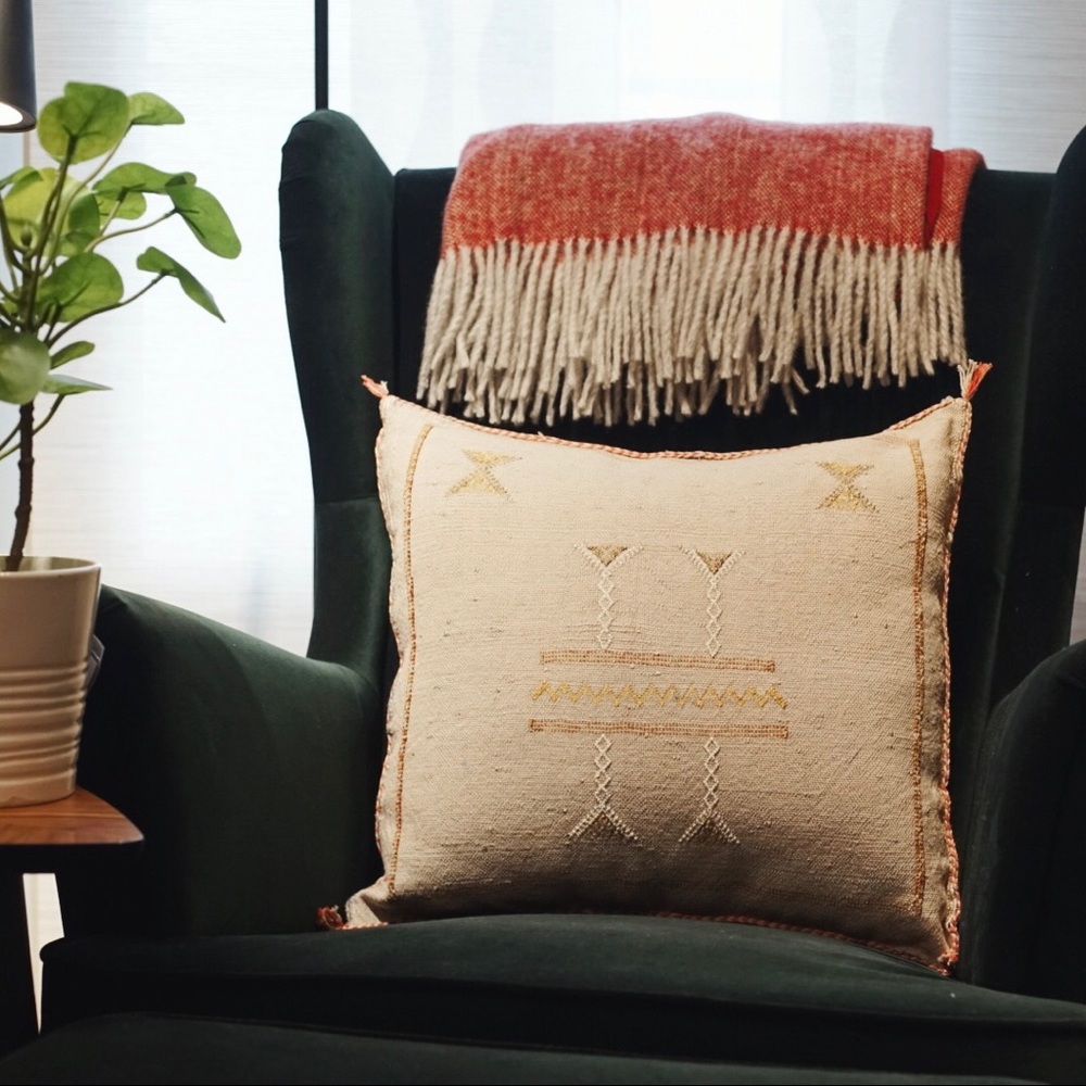 Moroccan Kilim Woven Berber Cactus Silk Pillow
